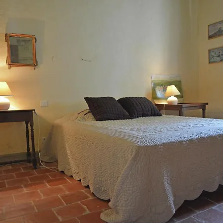 In With Pool And Bbq Дом отдыха