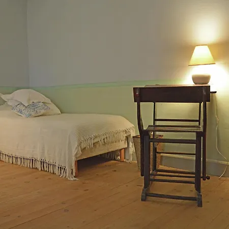 In With Pool And Bbq Дом отдыха *