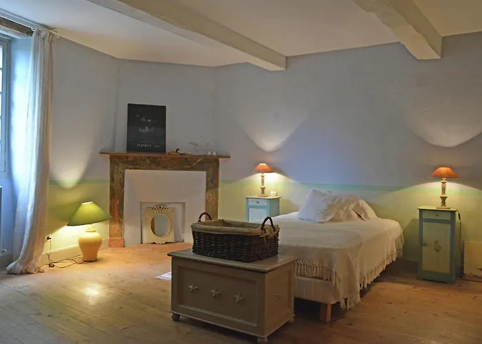 In With Pool And Bbq Campagne-d'Armagnac