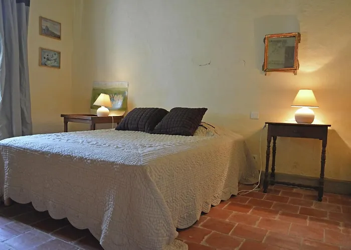 In With Pool And Bbq